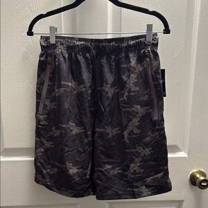 Men’s camo swim trunks size small